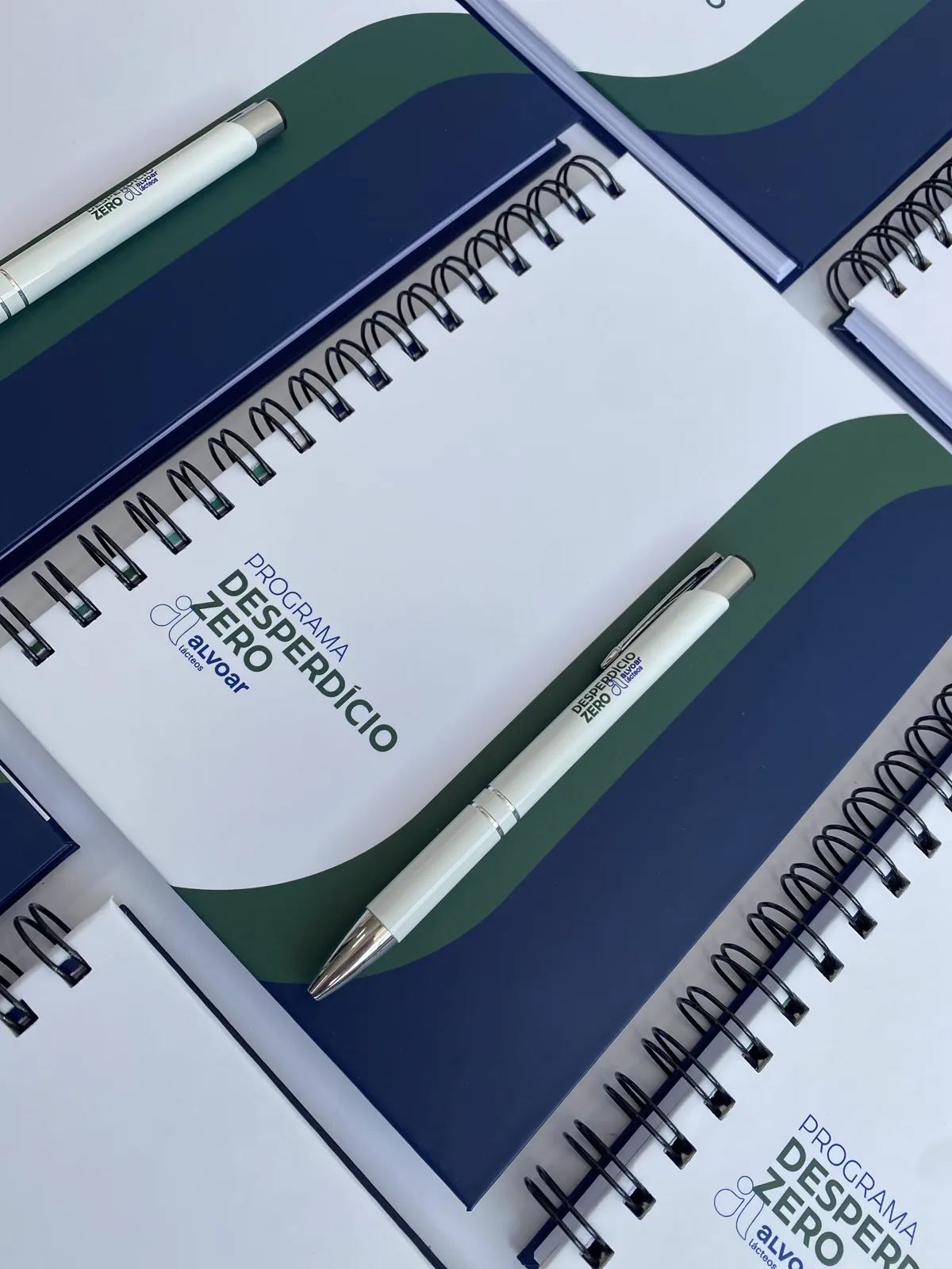 Papelaria personalizada produzida pela Singular para um projeto corporativo